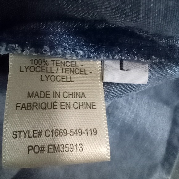 Cloth‎ & Stone Top Womens Size Large Blue Chambray Bell Sleeve Button Back - Picture 9 of 9